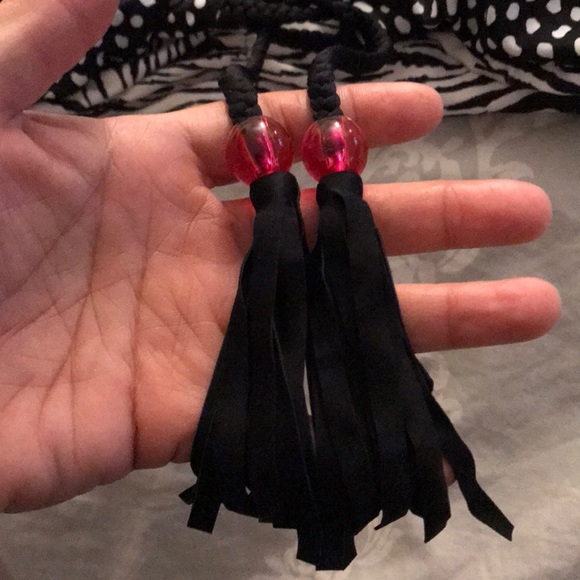 Beautiful reversible Victoria’s Secret bikini top - Picture 6 of 6